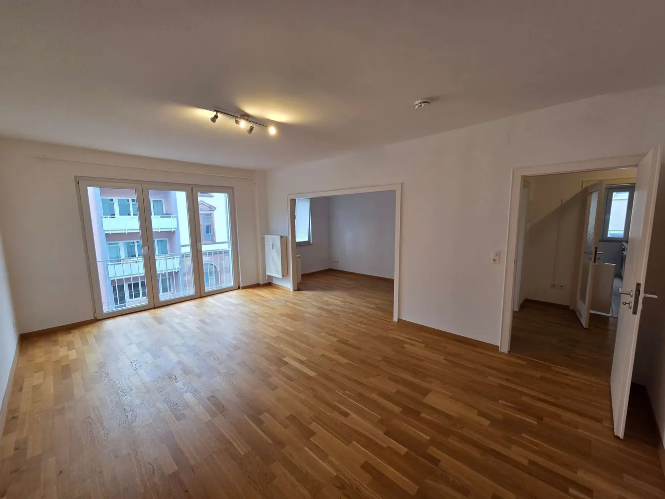 2 Zimmer Wohnung mit 73 m² in Frankfurt am Main – Bild 1