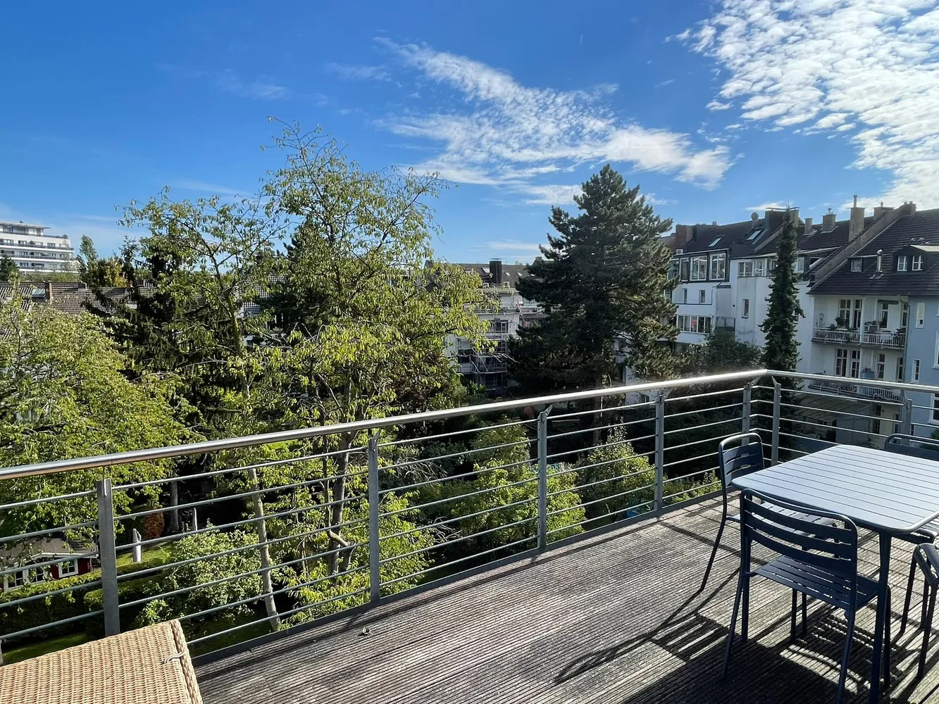 2 Zimmer Wohnung mit 92 m² in Düsseldorf – Bild 2