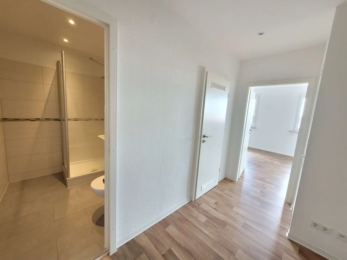 2 Zimmer Wohnung mit 48 m² in Halle (Saale) – Bild 4