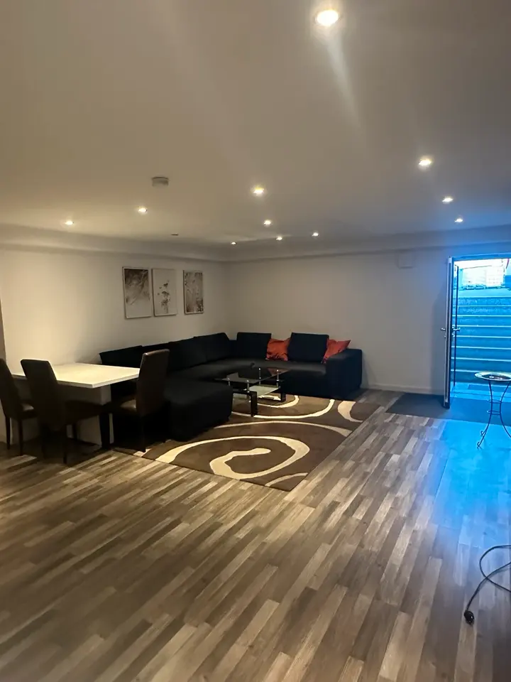 6 Zimmer Wohnung mit 200 m² in Aschaffenburg – Bild 1