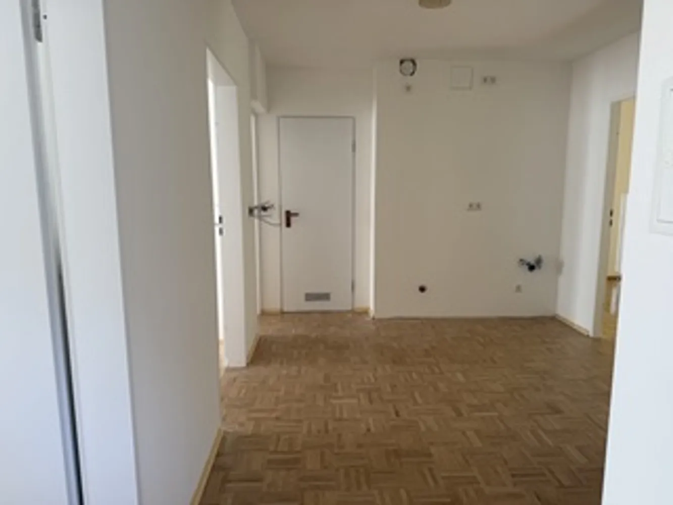 4 Zimmer Wohnung mit 68 m² in München – Bild 4