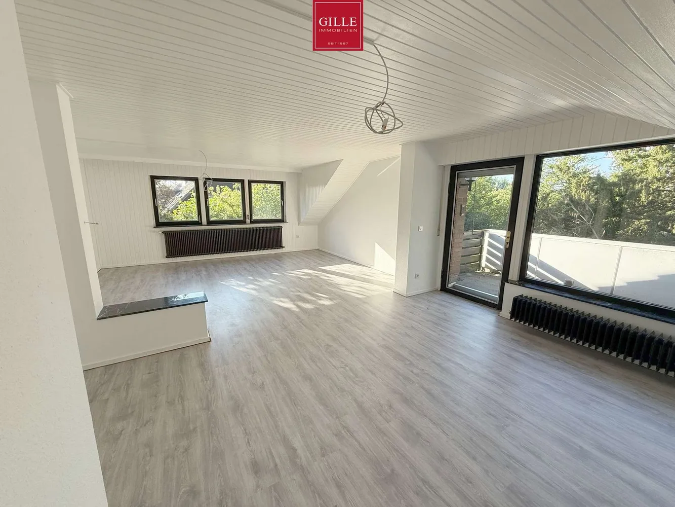 4 Zimmer Wohnung mit 140 m² in Neuss – Bild 1