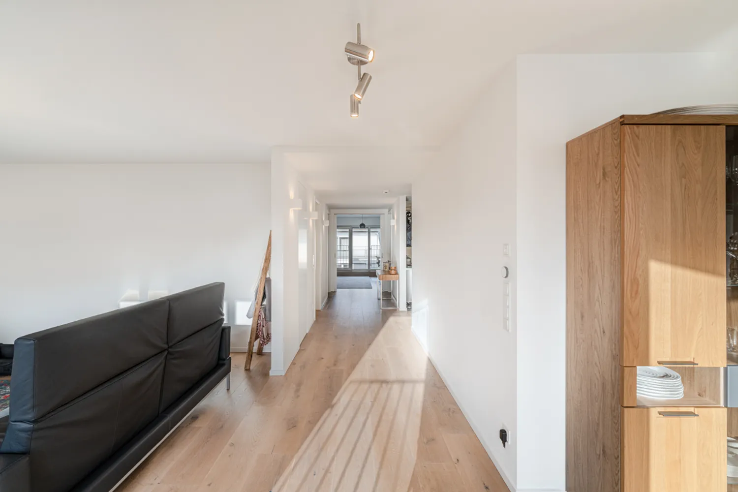 4 Zimmer Wohnung mit 131 m² in Düsseldorf – Bild 3