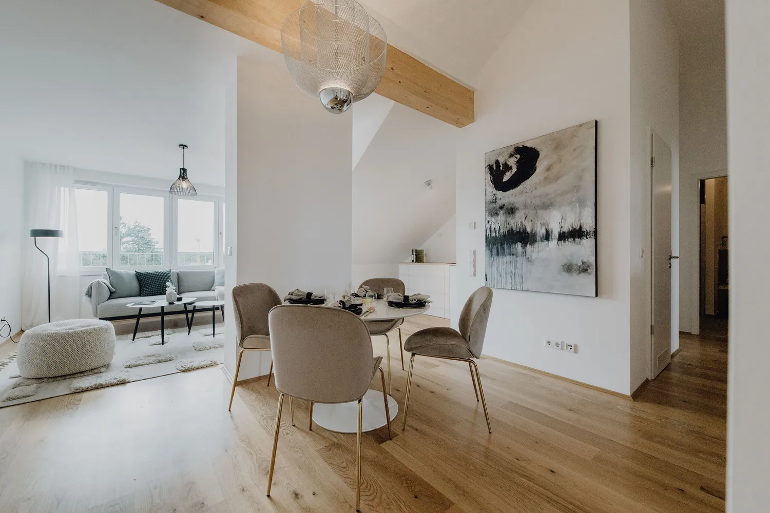 4 Zimmer Wohnung mit 100 m² in München – Bild 1