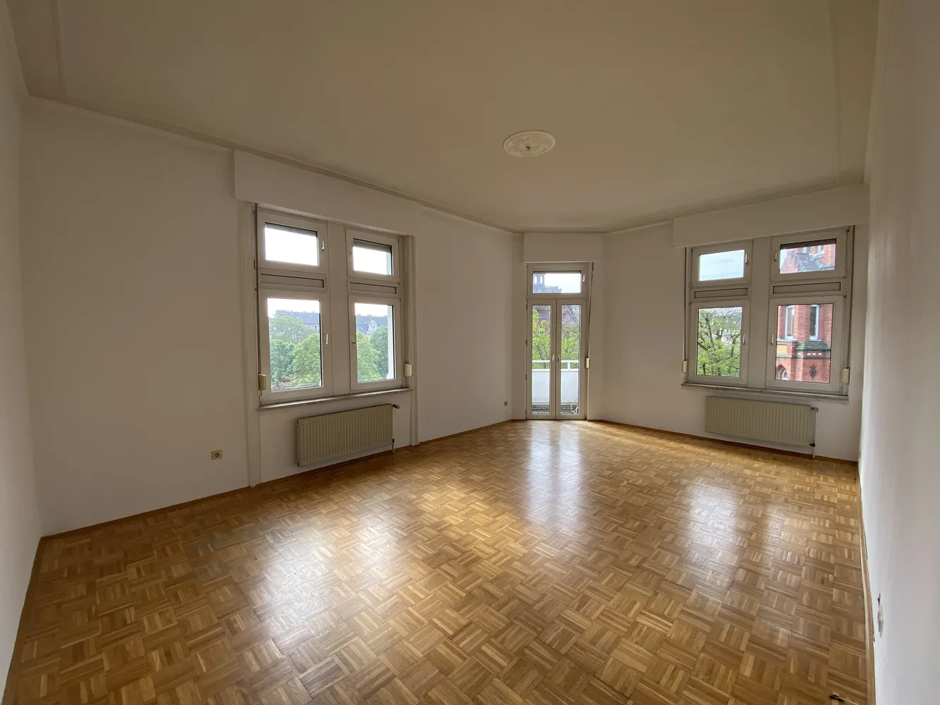 4 Zimmer Wohnung mit 125 m² in Wiesbaden – Bild 3
