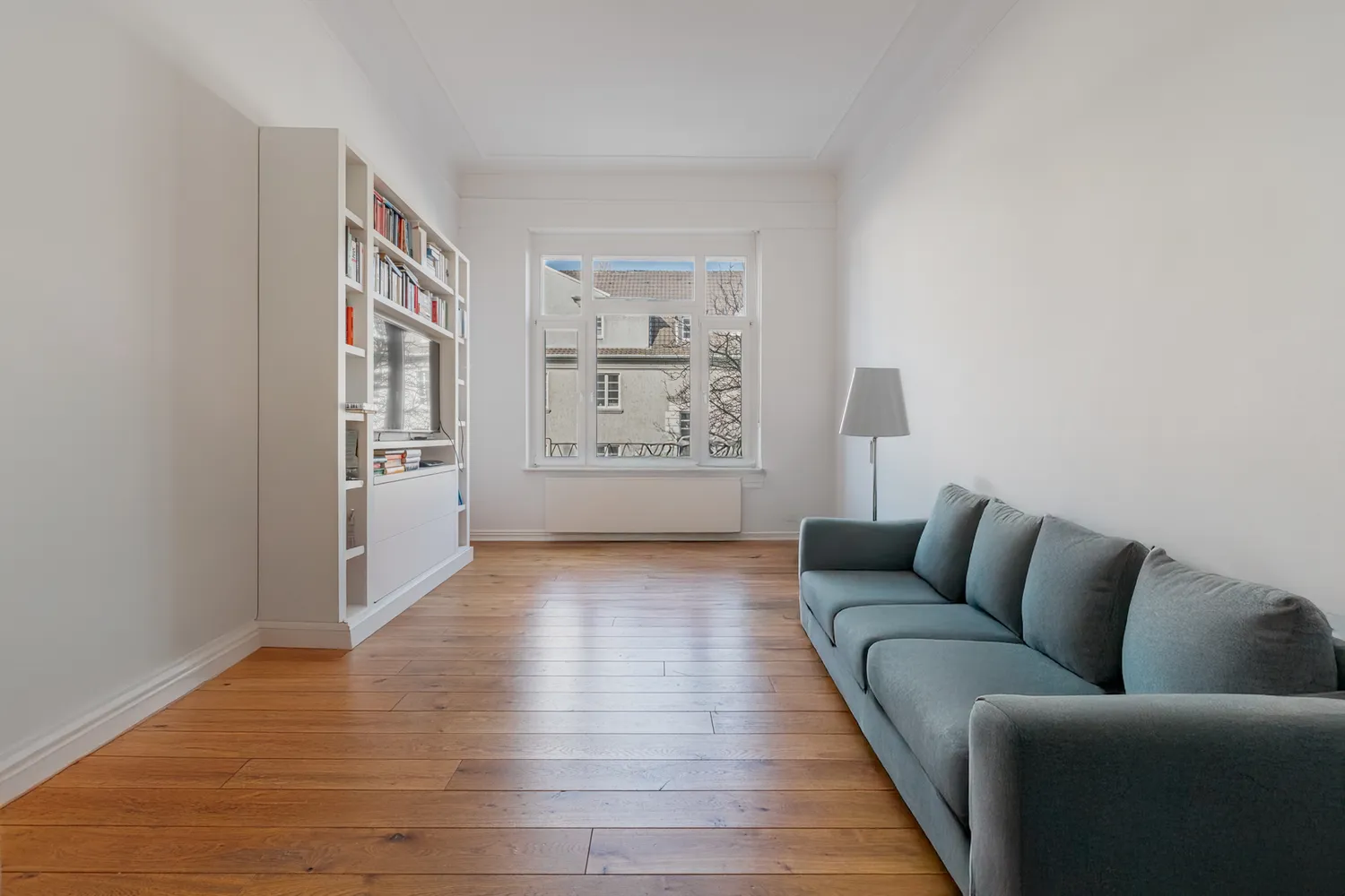 2 Zimmer Wohnung mit 100 m² in Düsseldorf – Bild 2