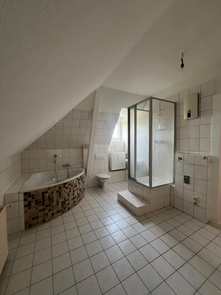 3 Zimmer Wohnung mit 102 m² in Zeitz – Bild 8