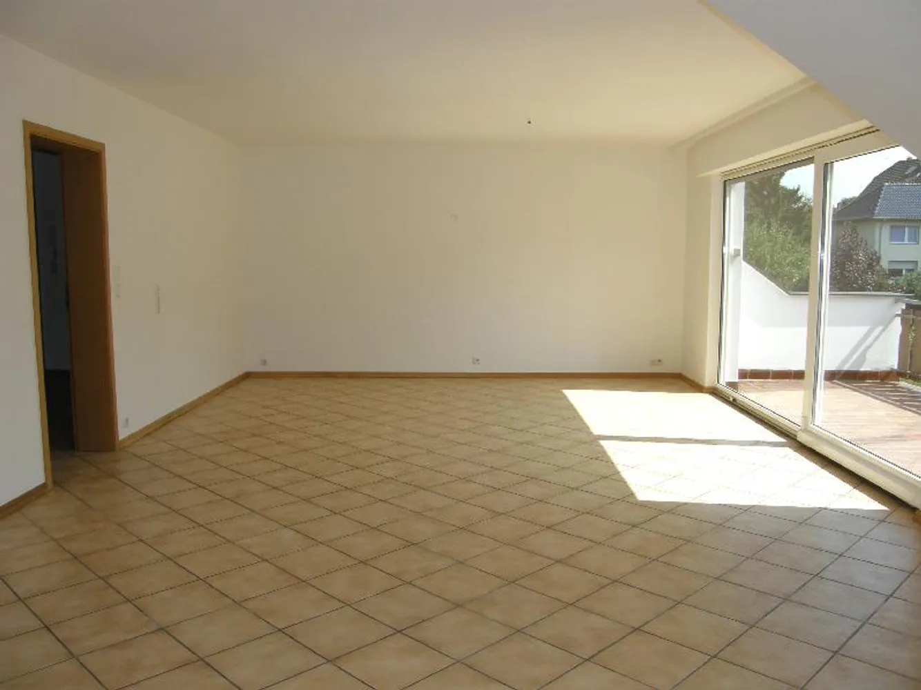 3 Zimmer Wohnung mit 104 m² in Leverkusen – Bild 2