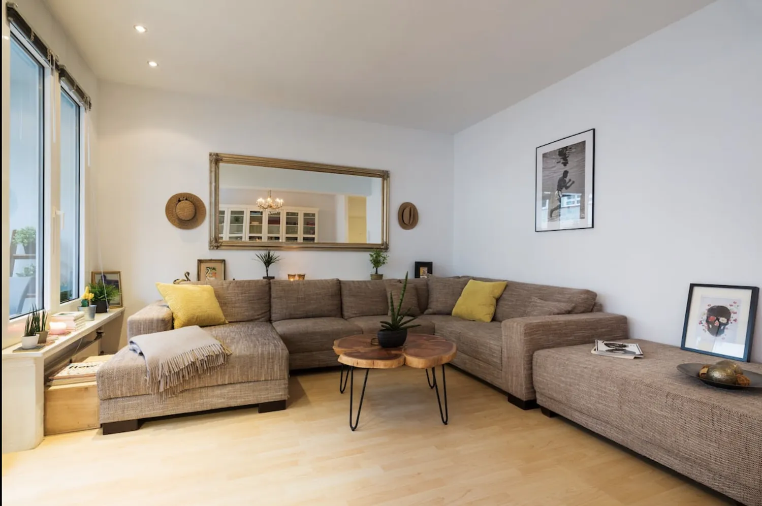 2 room apartment with 70 m² in Düsseldorf – Photo 2