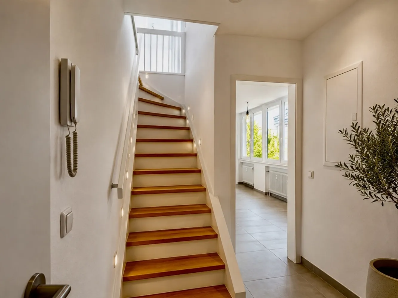 3 Zimmer Wohnung mit 87 m² in Krefeld – Bild 2