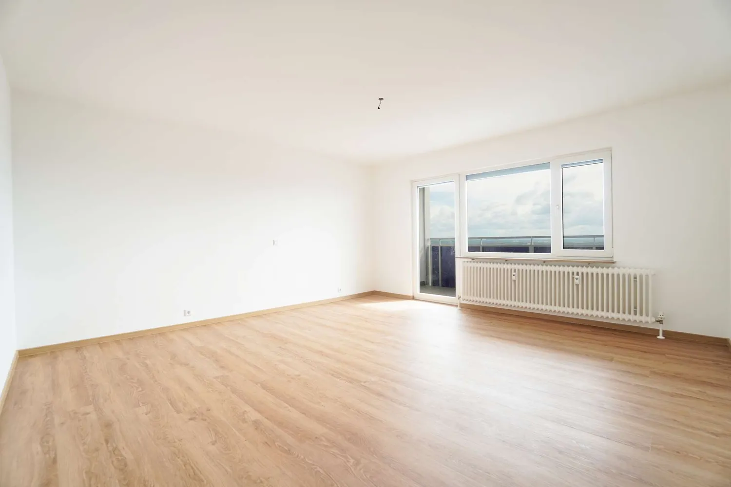 6 Zimmer Wohnung mit 160 m² in Frankfurt am Main – Bild 1