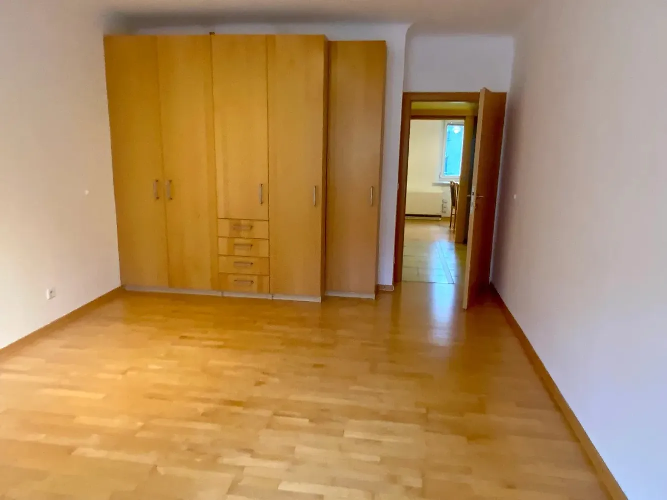 2 Zimmer Wohnung mit 74 m² in Frankfurt am Main – Bild 2