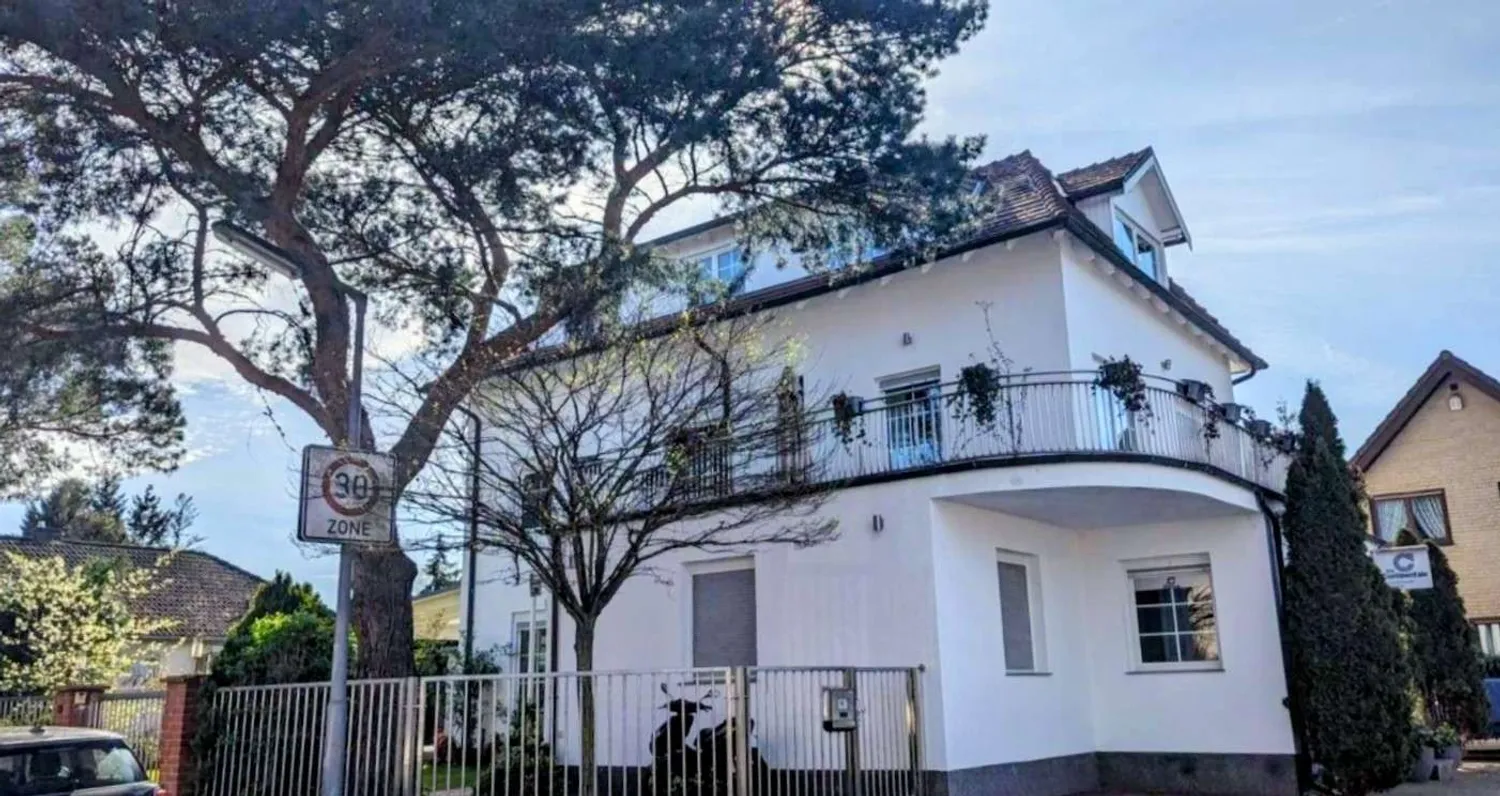 12 Zimmer Haus mit 302 m² in Berlin – Bild 7