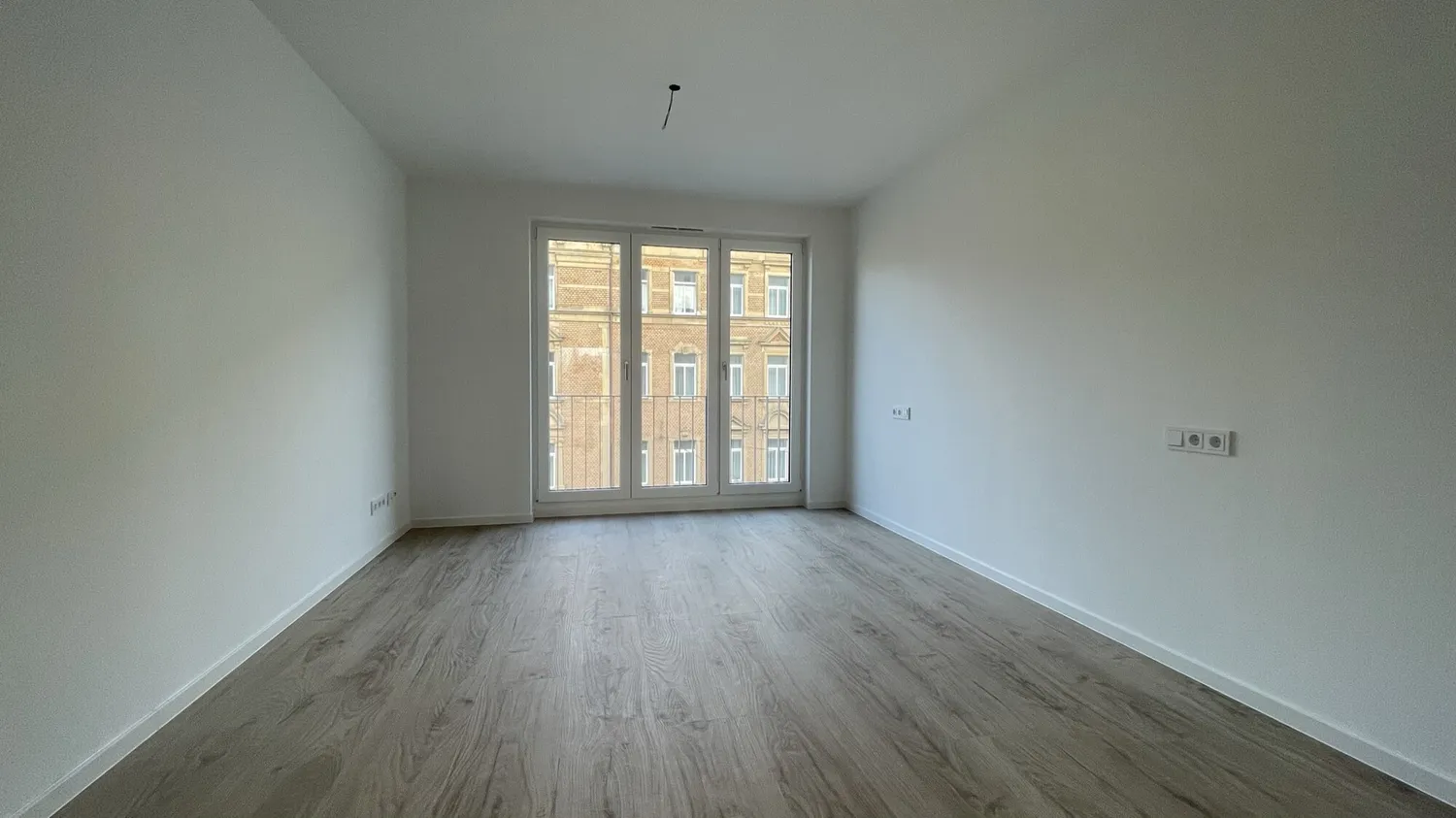 4 Zimmer Wohnung mit 105 m² in Dresden – Bild 2