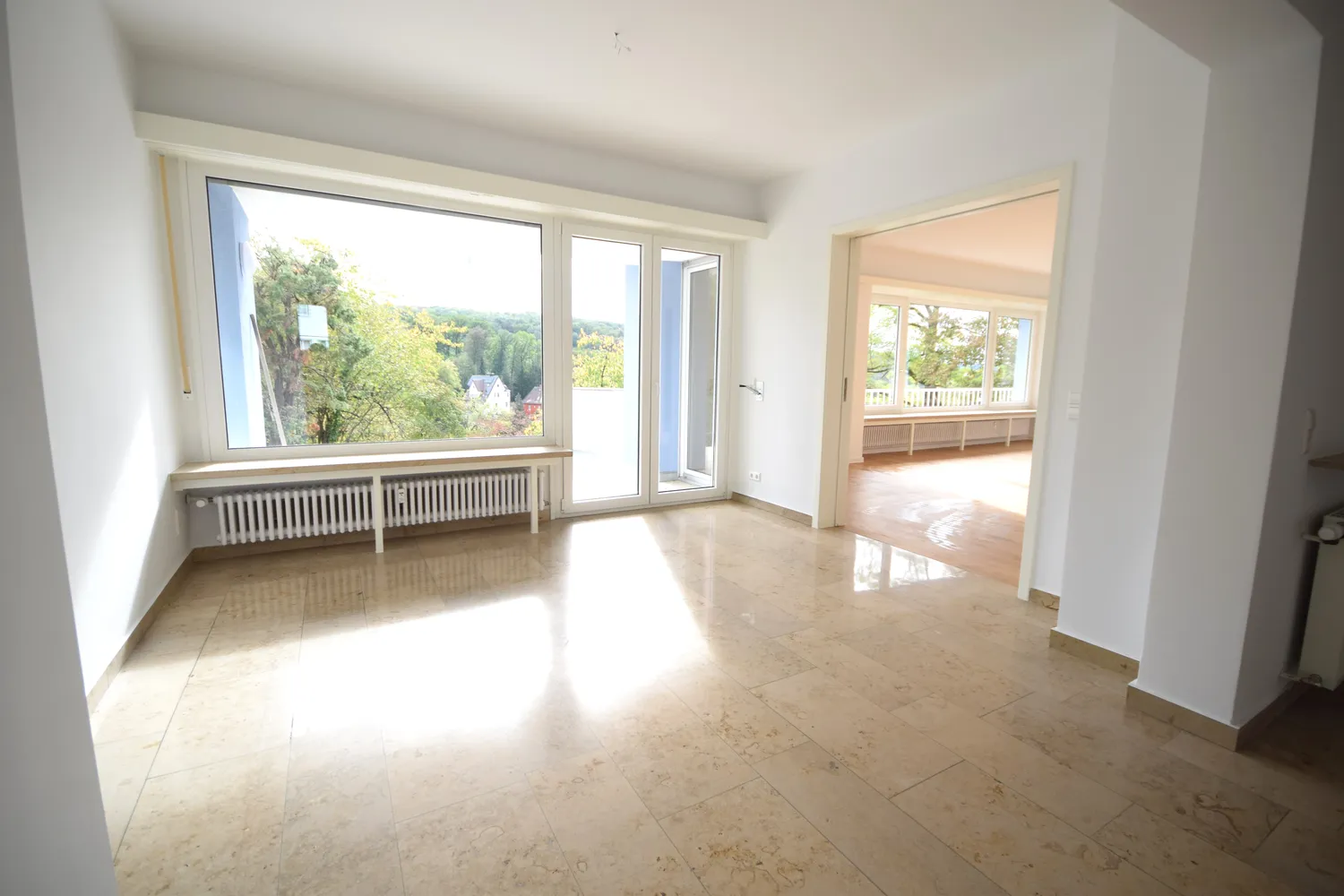 7 Zimmer Wohnung mit 210 m² in Stuttgart – Bild 3