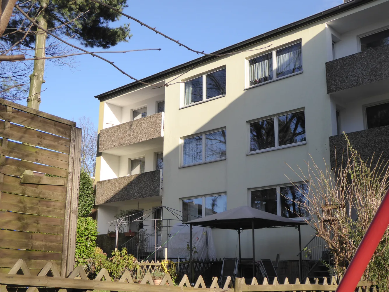 4 Zimmer Wohnung mit 77 m² in Düsseldorf – Bild 2