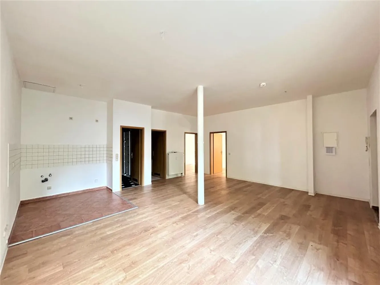 3 Zimmer Wohnung mit 80 m² in Dresden – Bild 2