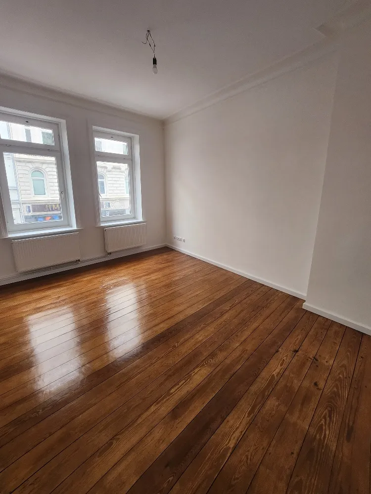 6 Zimmer Wohnung mit 163 m² in Hamburg – Bild 1