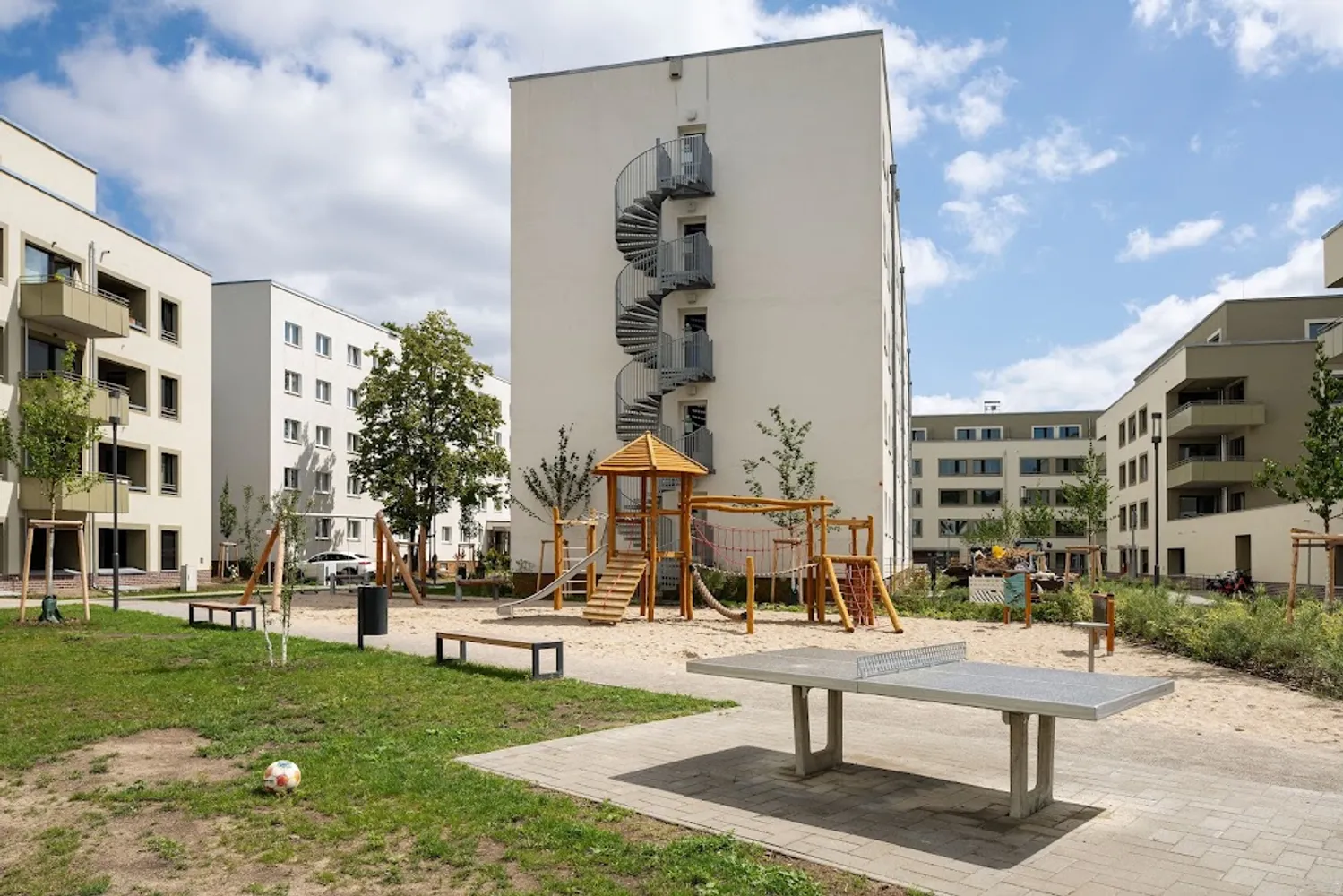 3 Zimmer Wohnung mit 98 m² in Berlin – Bild 3