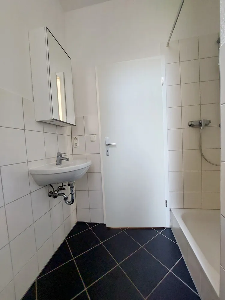 2 room apartment with 35 m² in Wiesbaden – Photo 9
