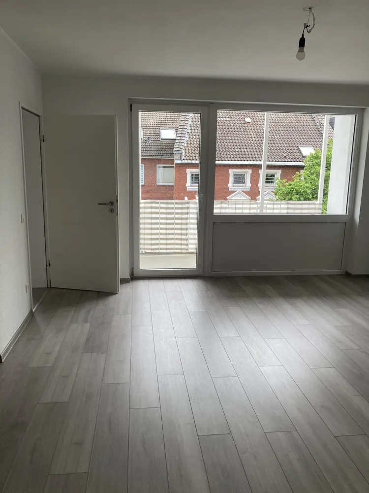 4 Zimmer Wohnung mit 98 m² in Düsseldorf – Bild 2