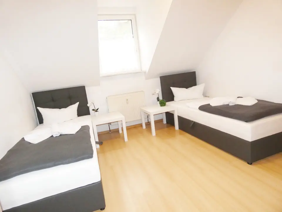6 Zimmer Haus mit 170 m² in Erlangen – Bild 1