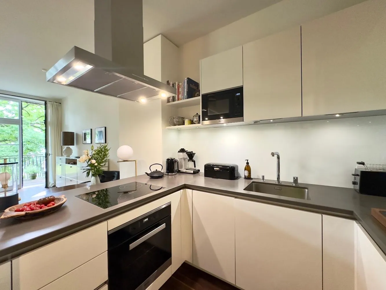 1 Zimmer Wohnung mit 65 m² in Hamburg – Bild 1