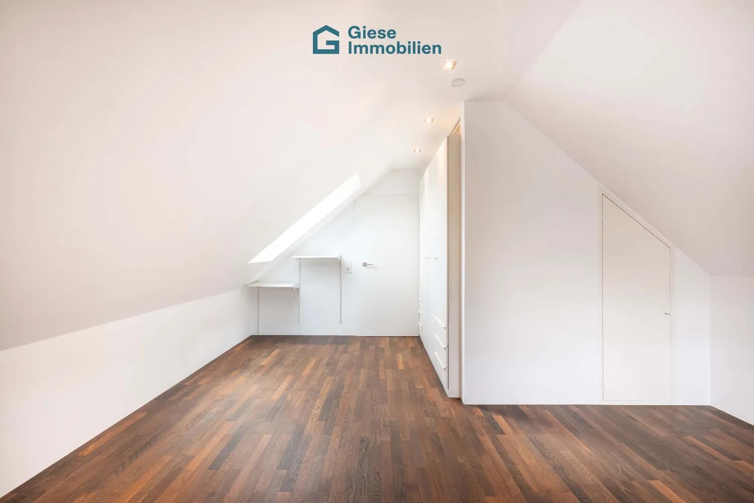 4 Zimmer Wohnung mit 93 m² in Stuttgart – Bild 2