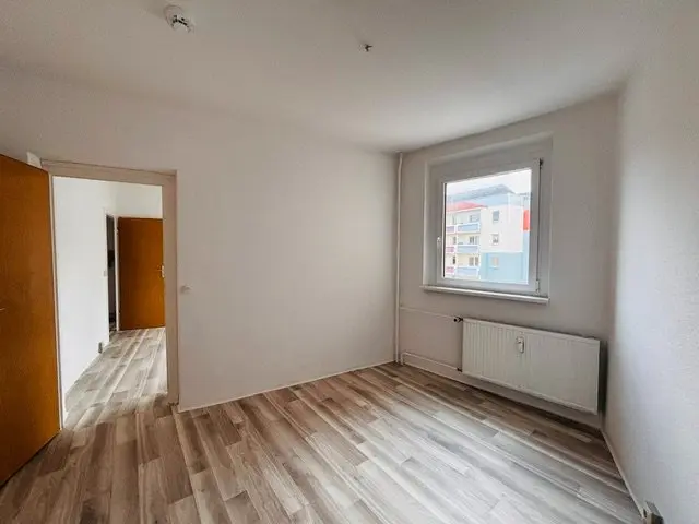 4 Zimmer Wohnung mit 68 m² in Suhl – Bild 1