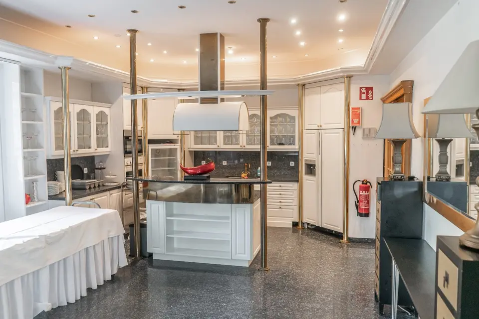 6 Zimmer Wohnung mit 350 m² in Iserlohn – Bild 9