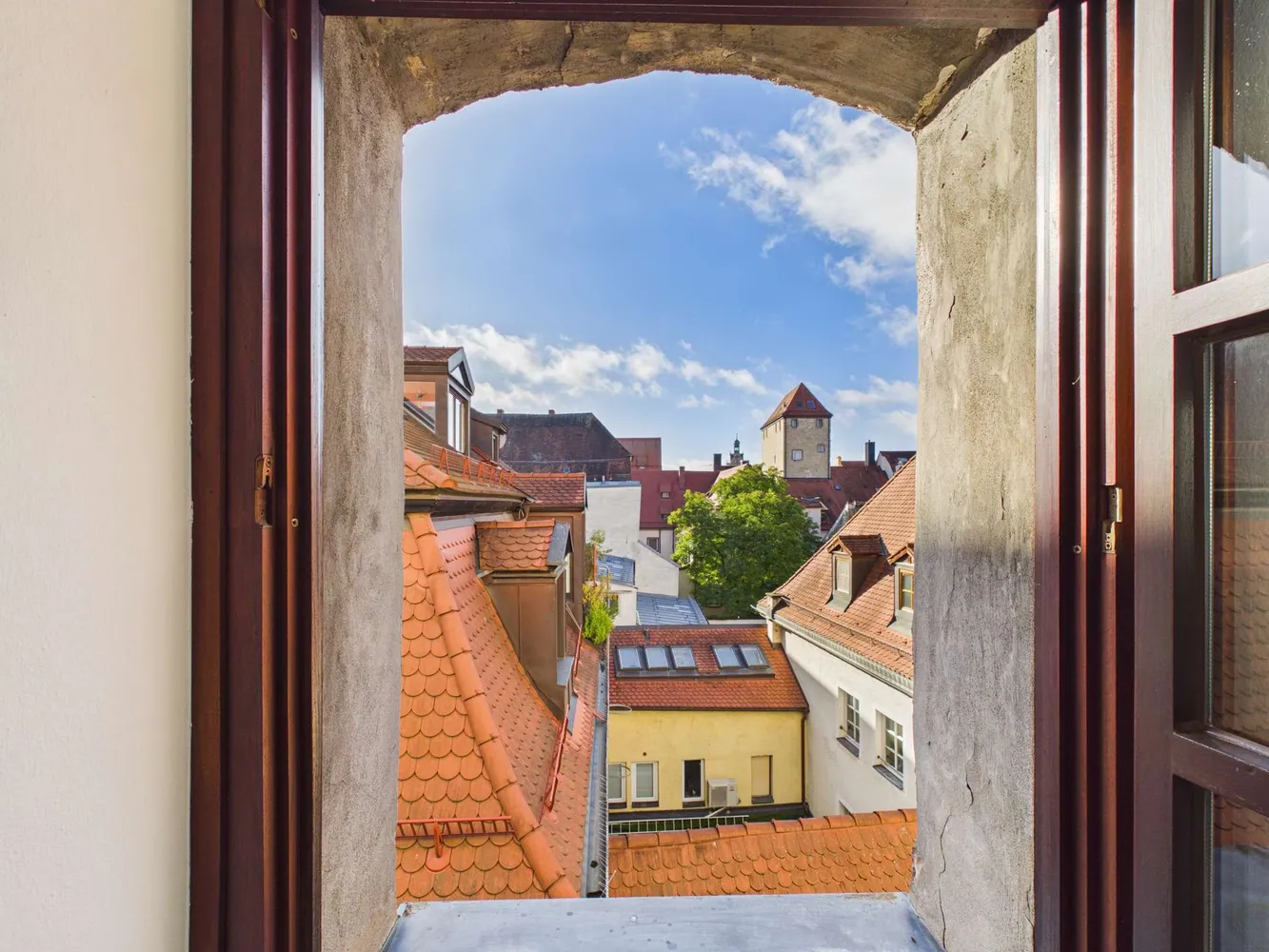 2 Zimmer Wohnung mit 74 m² in Regensburg – Bild 2