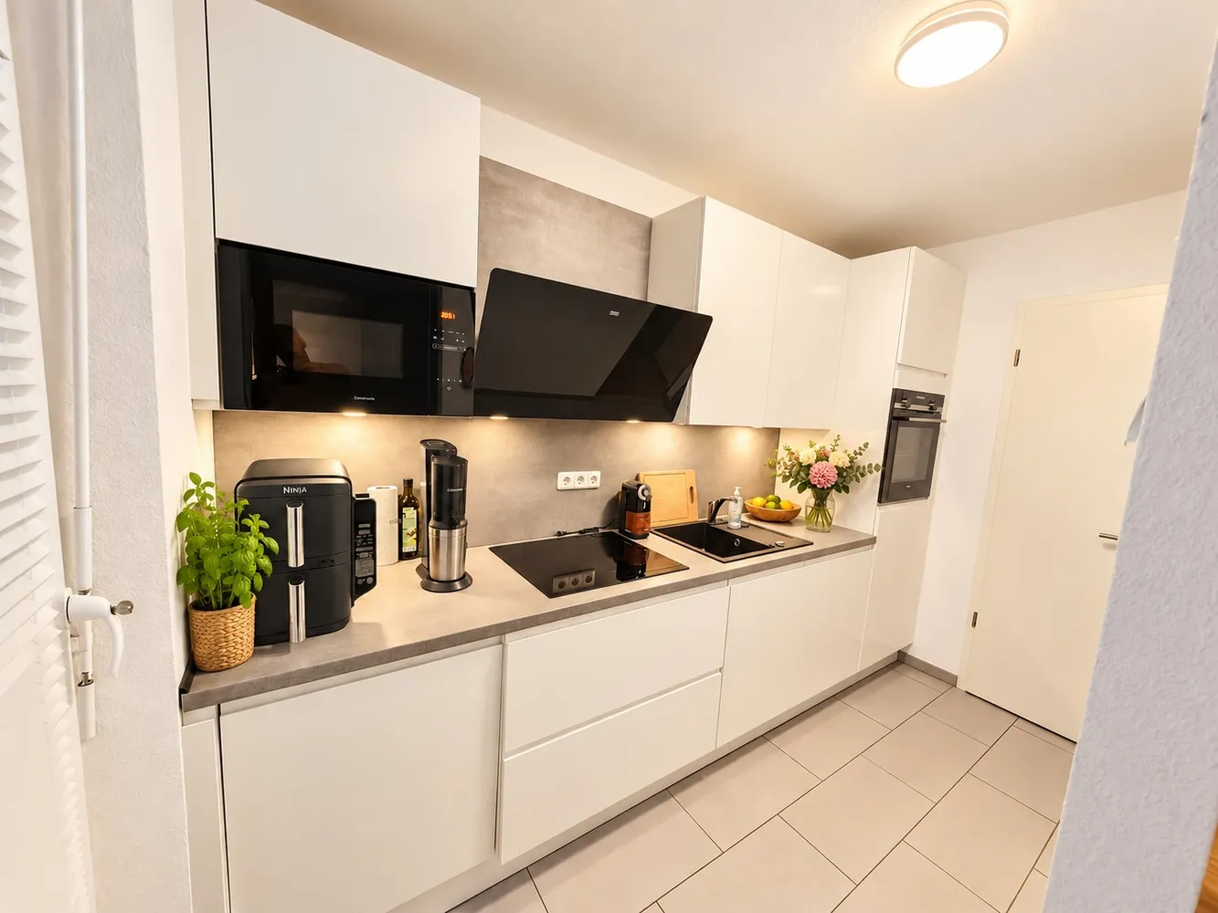 2 room apartment with 68 m² in Düsseldorf – Photo 9