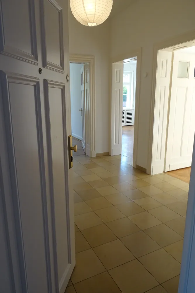 5 Zimmer Wohnung mit 165 m² in Wiesbaden – Bild 2