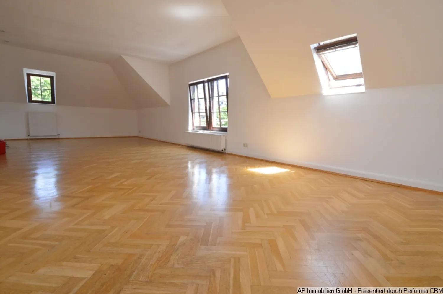 4 Zimmer Wohnung mit 145 m² in Wiesbaden – Bild 2