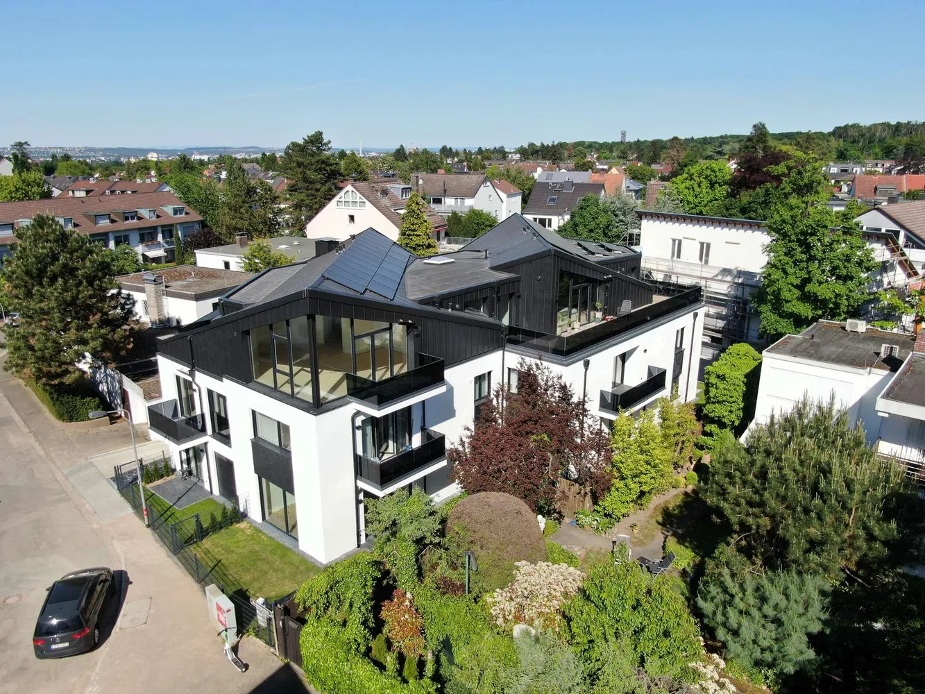 4 Zimmer Wohnung mit 151 m² in Frankfurt am Main – Bild 2