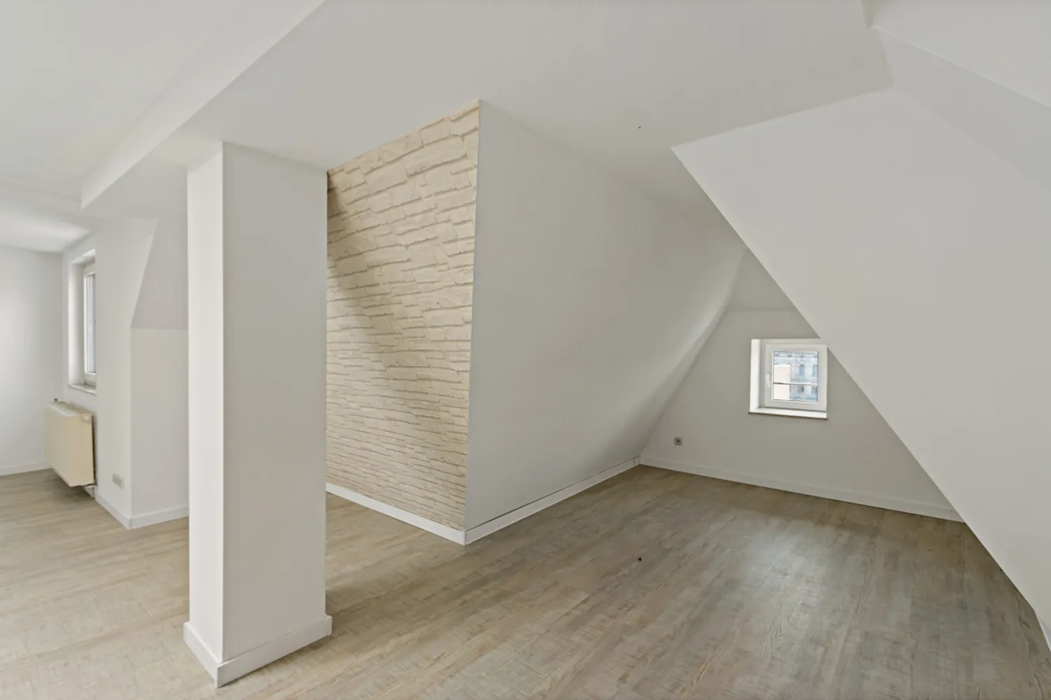 2 Zimmer Wohnung mit 90 m² in Halle (Saale) – Bild 2