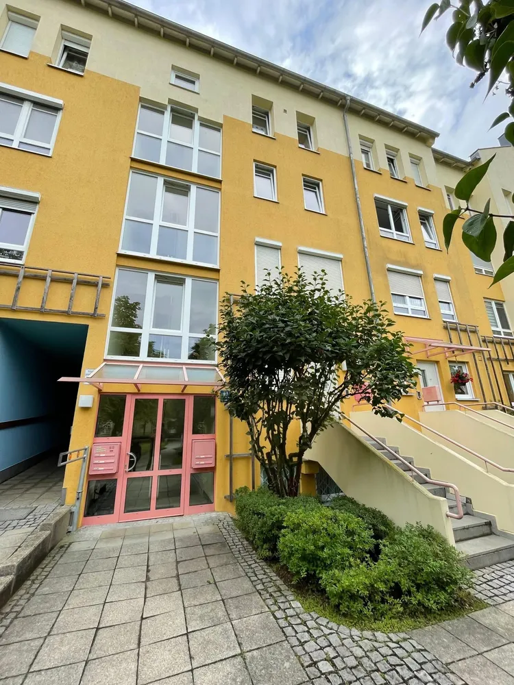 3 Zimmer Wohnung mit 80 m² in München – Bild 2