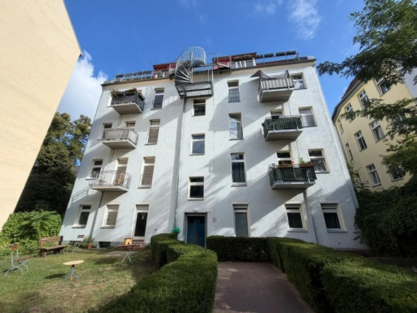 4 Zimmer Wohnung mit 98 m² in Berlin – Bild 1