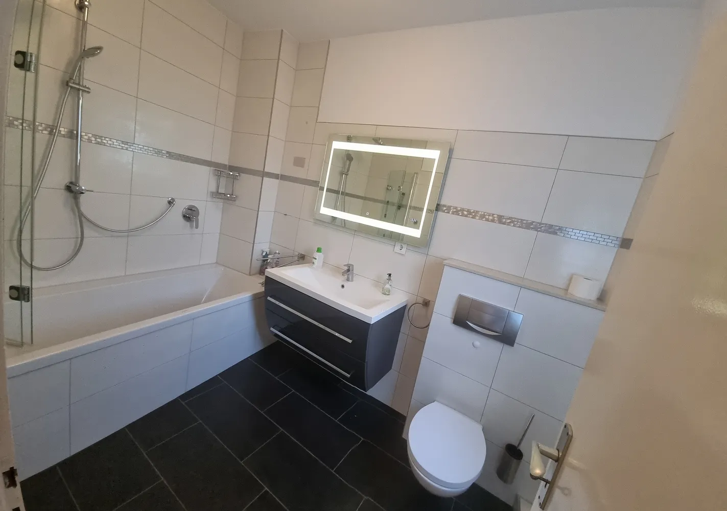 2 room apartment with 50 m² in Cologne – Photo 8