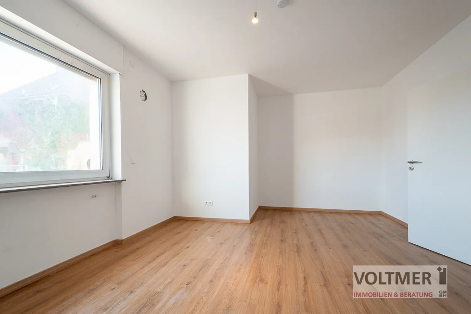 4 Zimmer Wohnung mit 92 m² in Homburg – Bild 3