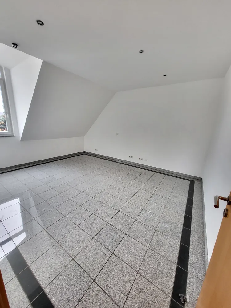 4 Zimmer Wohnung mit 110 m² in Frankfurt am Main – Bild 4