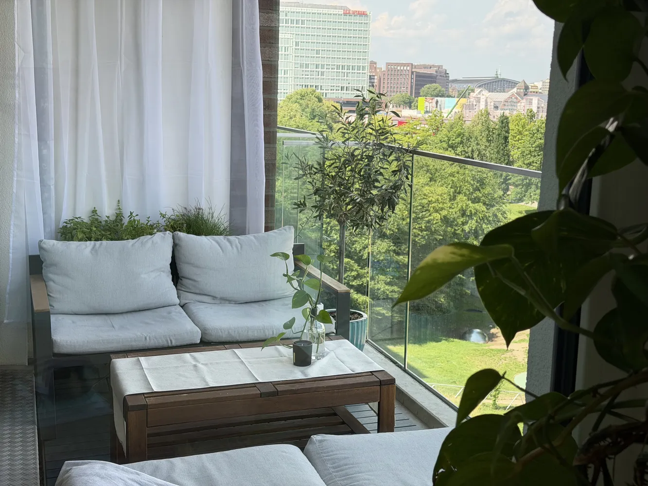 2 Zimmer Wohnung mit 65 m² in Hamburg – Bild 1