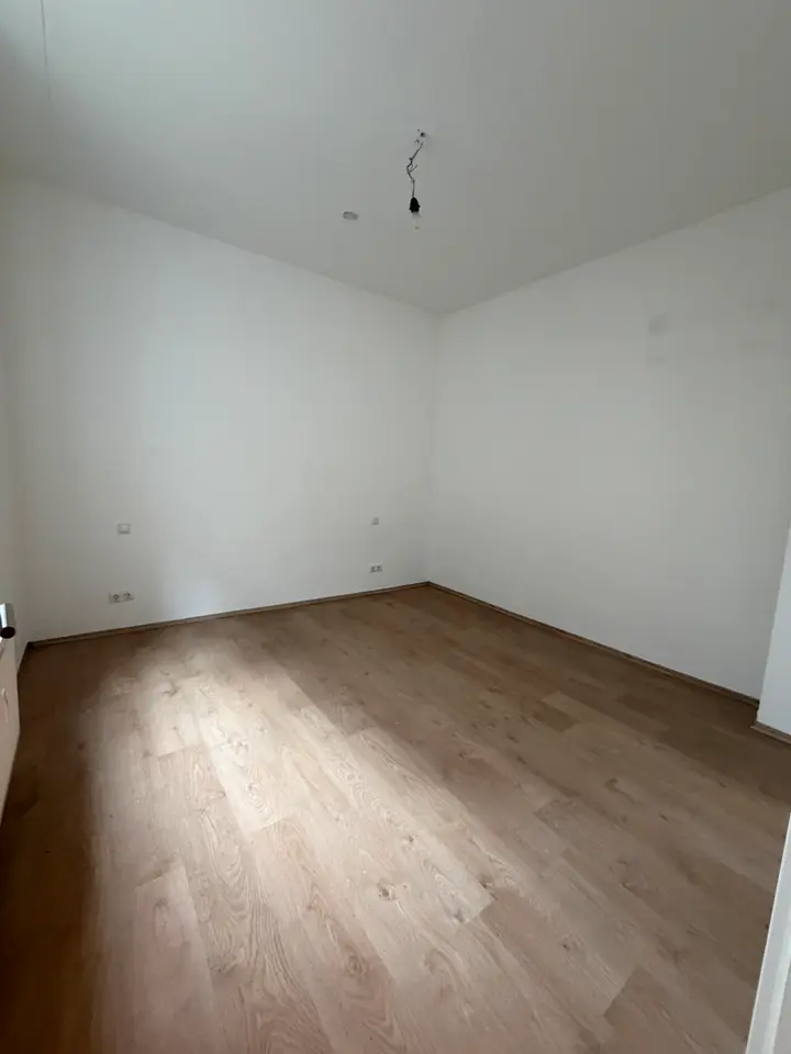 Studio with 32 m² in Cologne – Photo 3