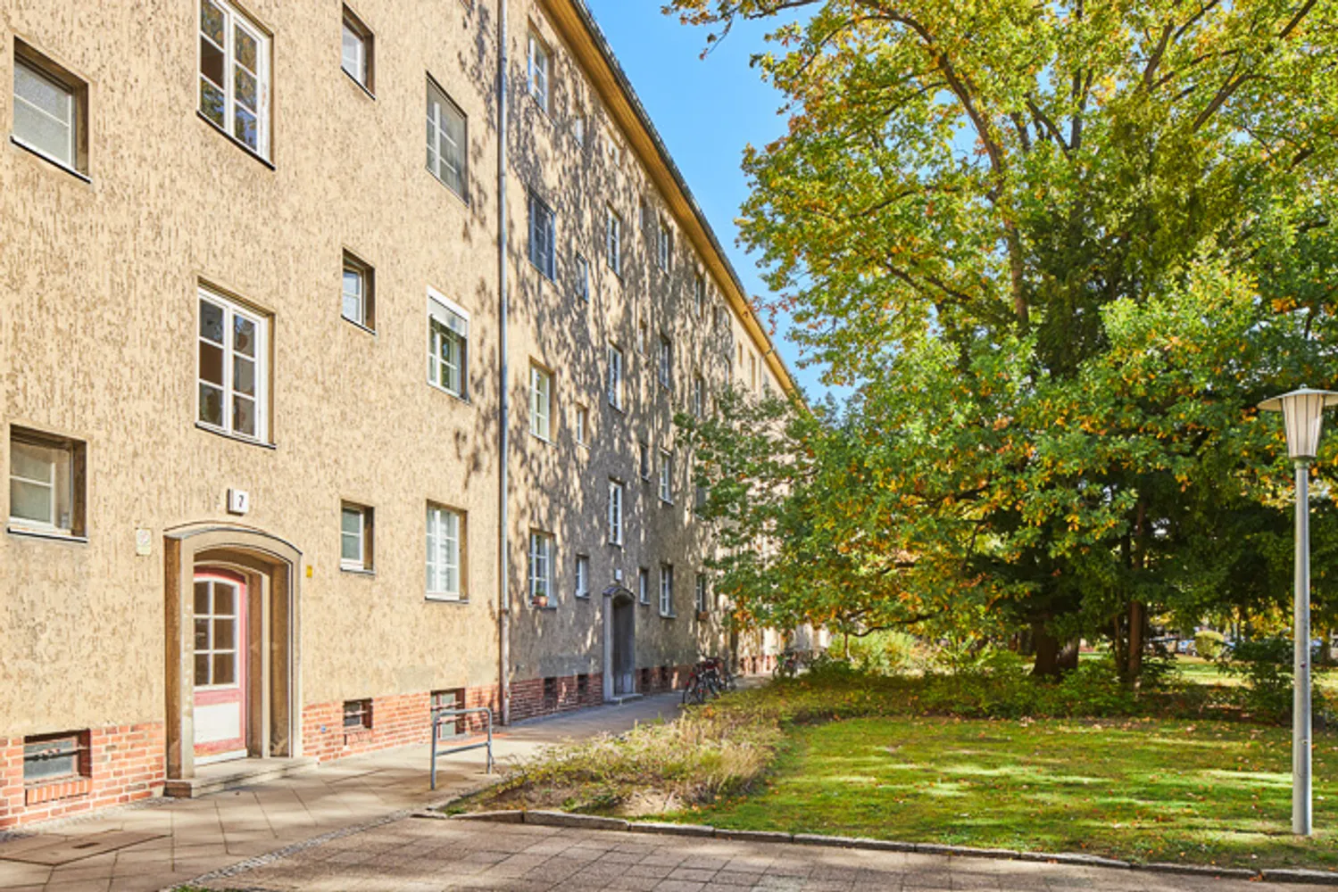 2 room apartment with 44 m² in Berlin – Photo 1