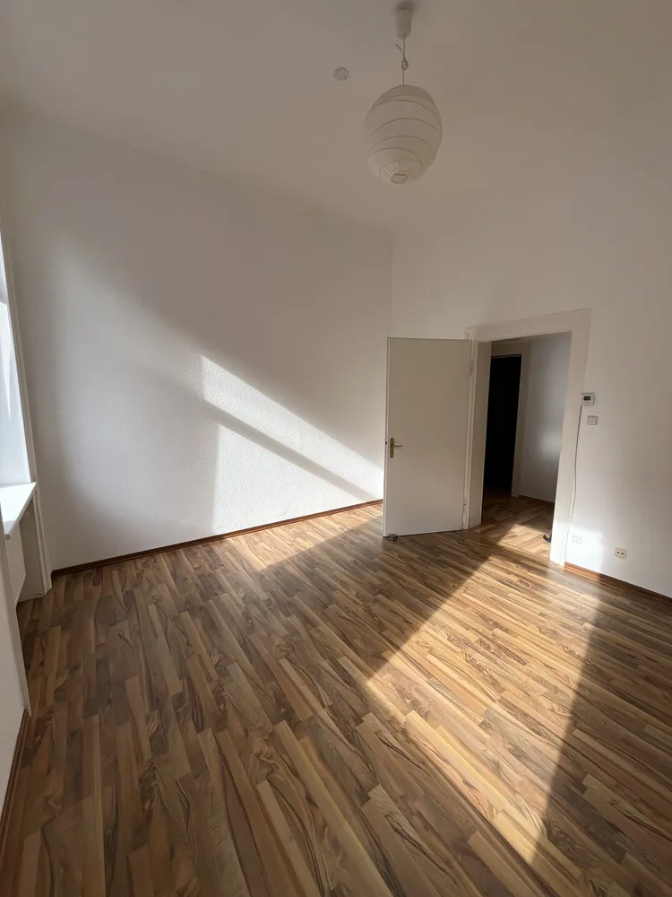 4 Zimmer Wohnung mit 96 m² in Wiesbaden – Bild 2