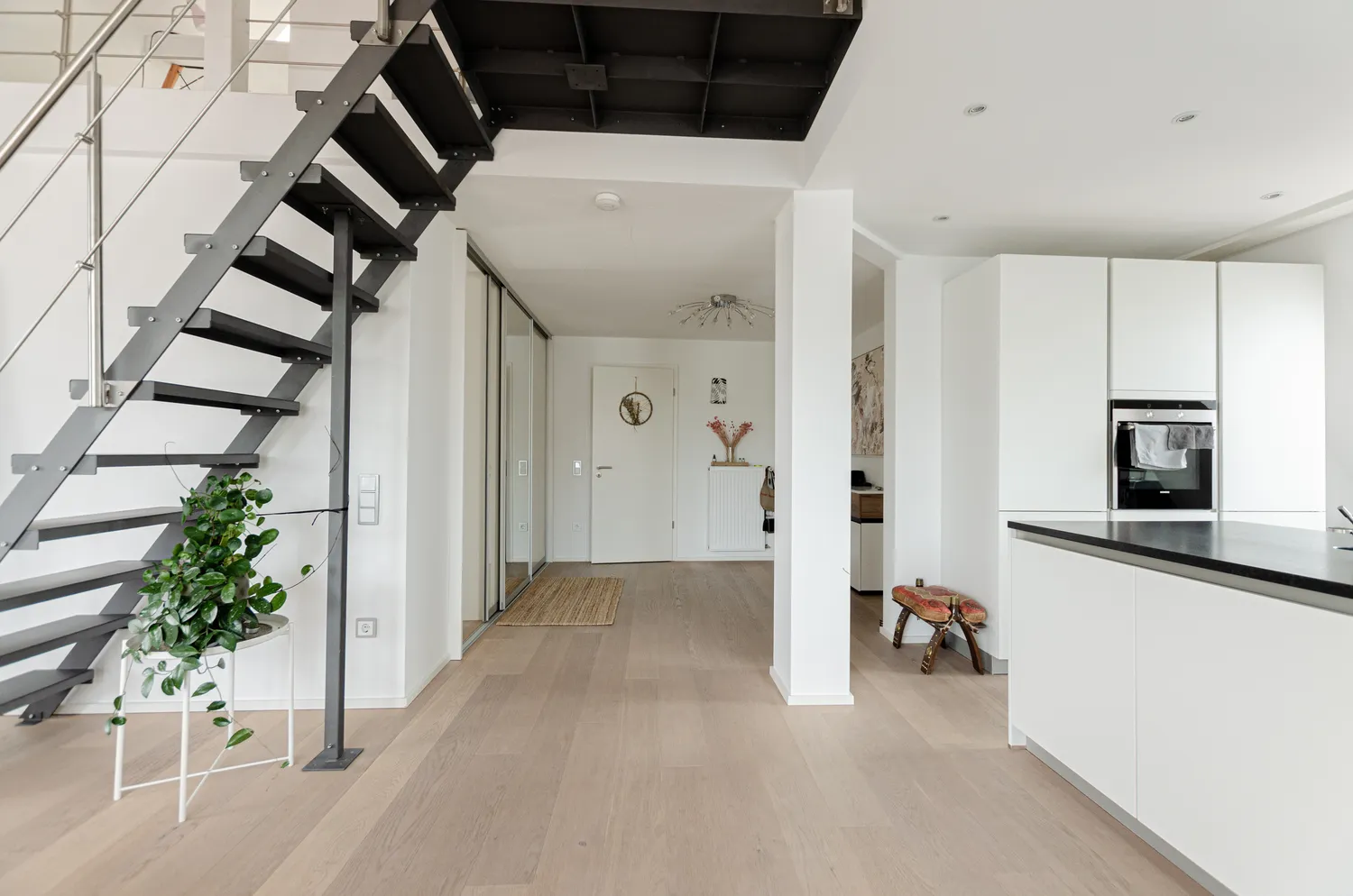 3 room apartment with 93 m² in Augsburg – Photo 9