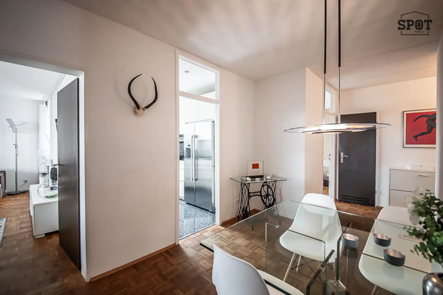 4 Zimmer Wohnung mit 127 m² in München – Bild 3
