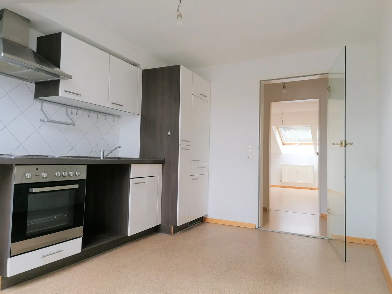 4 Zimmer Wohnung mit 75 m² in Wiesbaden – Bild 3