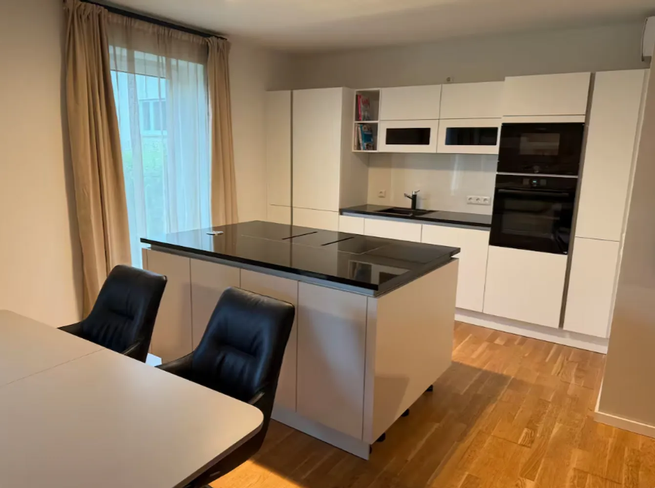 2 Zimmer Wohnung mit 94 m² in Hamburg – Bild 1