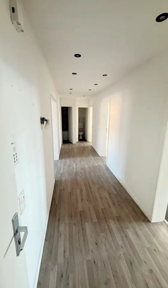 5 Zimmer Wohnung mit 8 m² in Krefeld – Bild 2